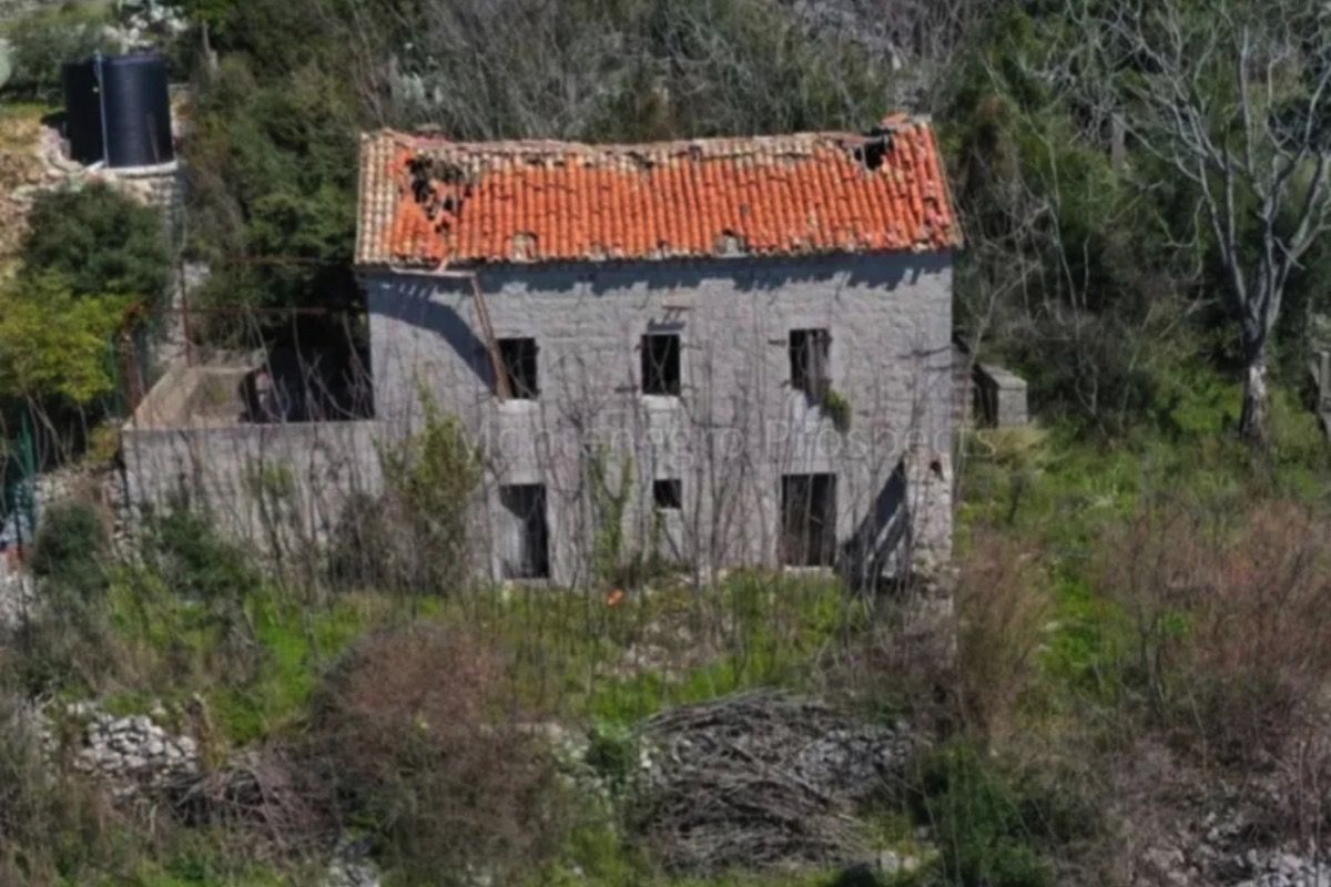 Haus in Krimovica, Montenegro, 140 m² - Foto 1