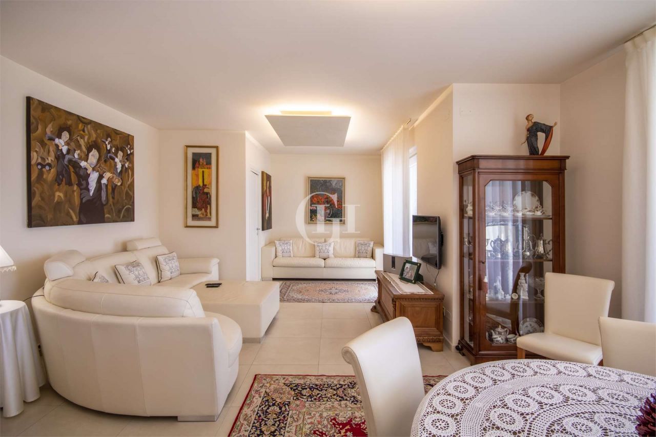 Villa on Lake Garda, Italy, 500 m² - picture 6