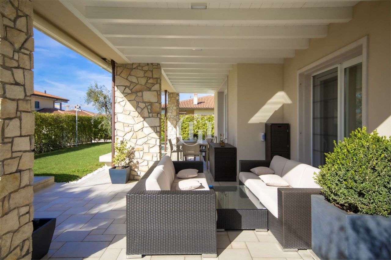 Villa on Lake Garda, Italy, 500 m² - picture 3