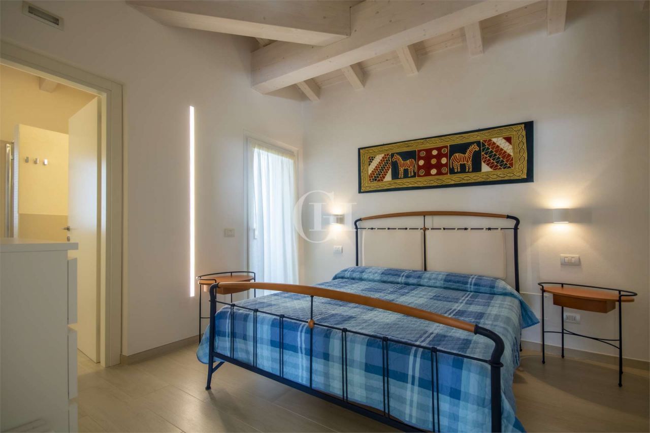 Villa on Lake Garda, Italy, 500 m² - picture 14