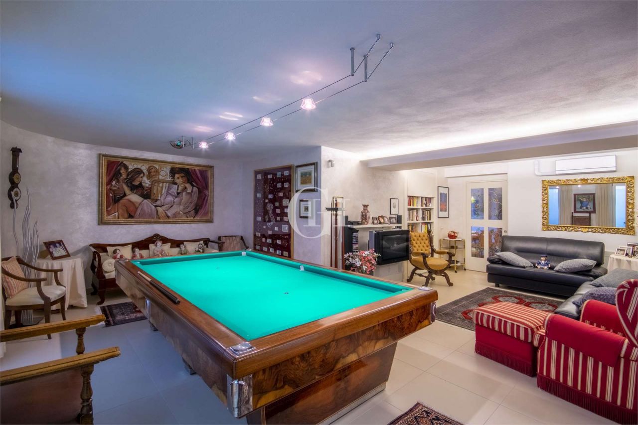 Villa on Lake Garda, Italy, 500 m² - picture 18