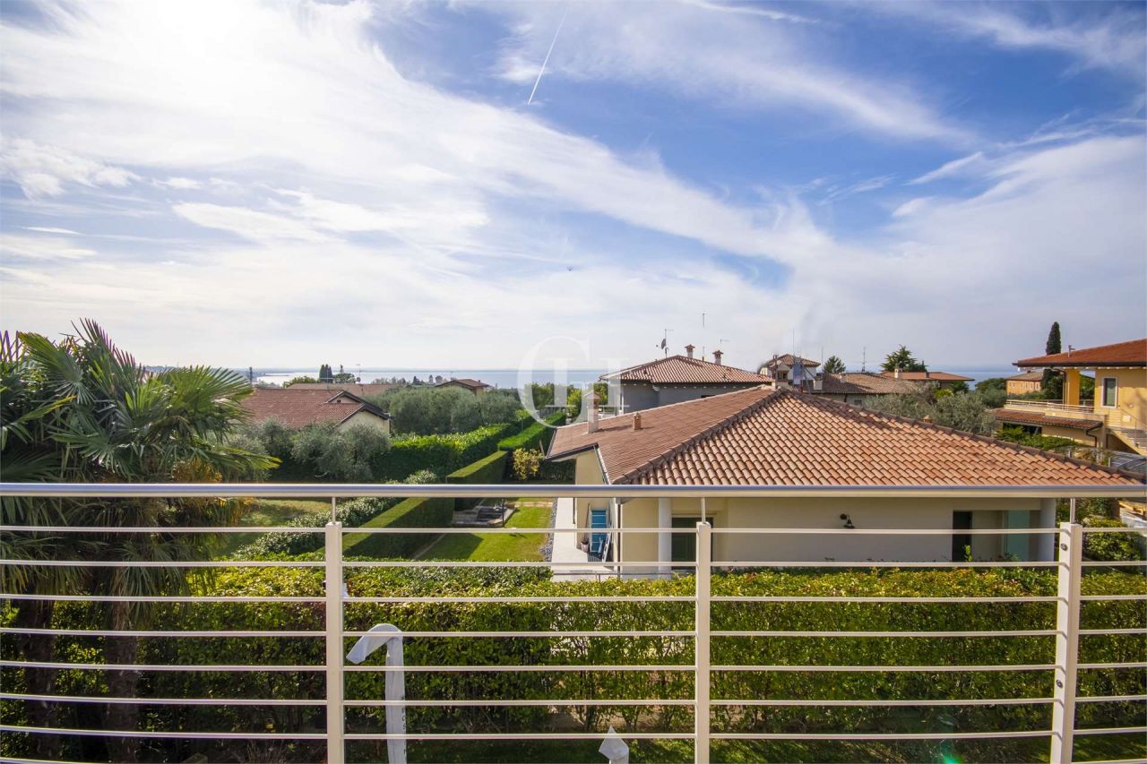 Villa on Lake Garda, Italy, 500 m² - picture 16