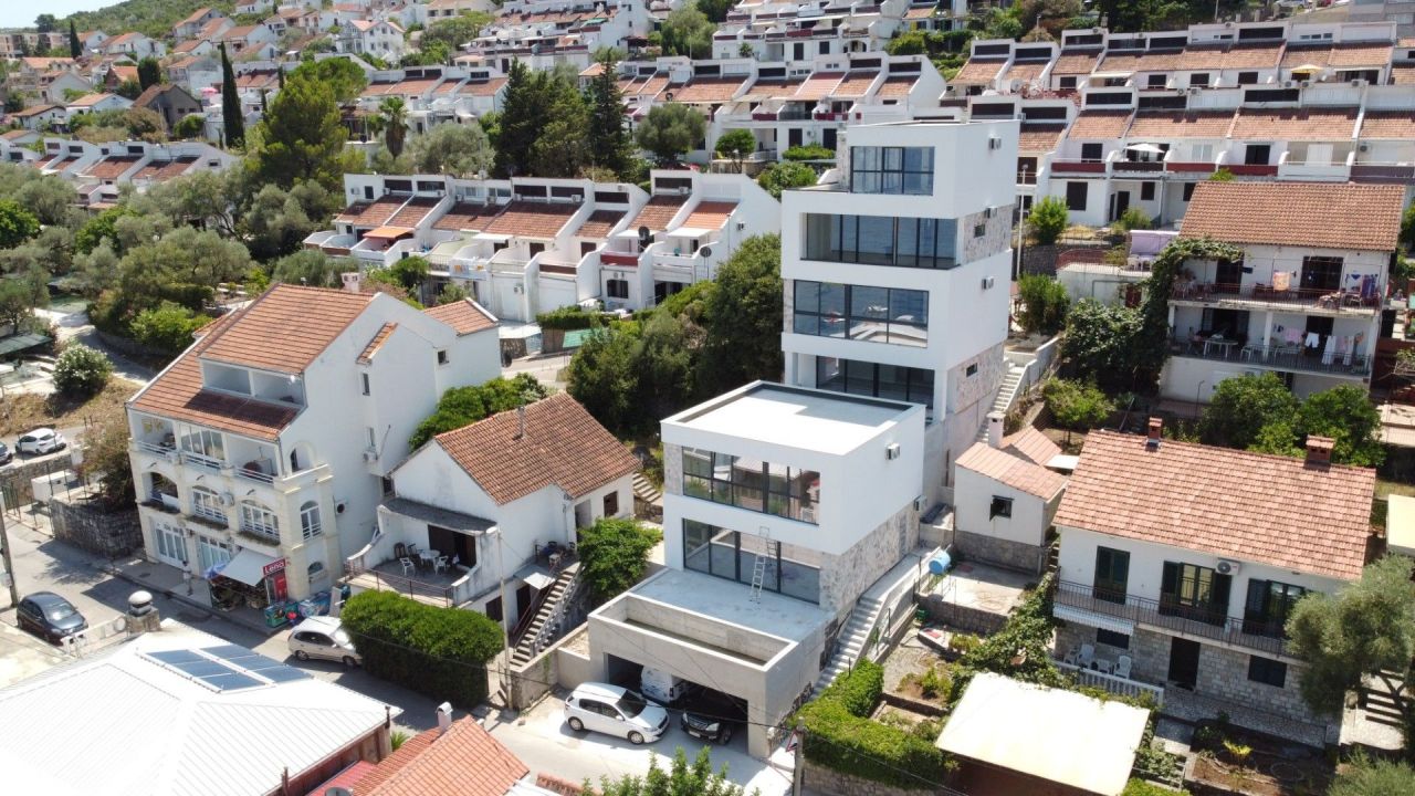 Villa in Krasici, Montenegro, 200 m² - picture 5