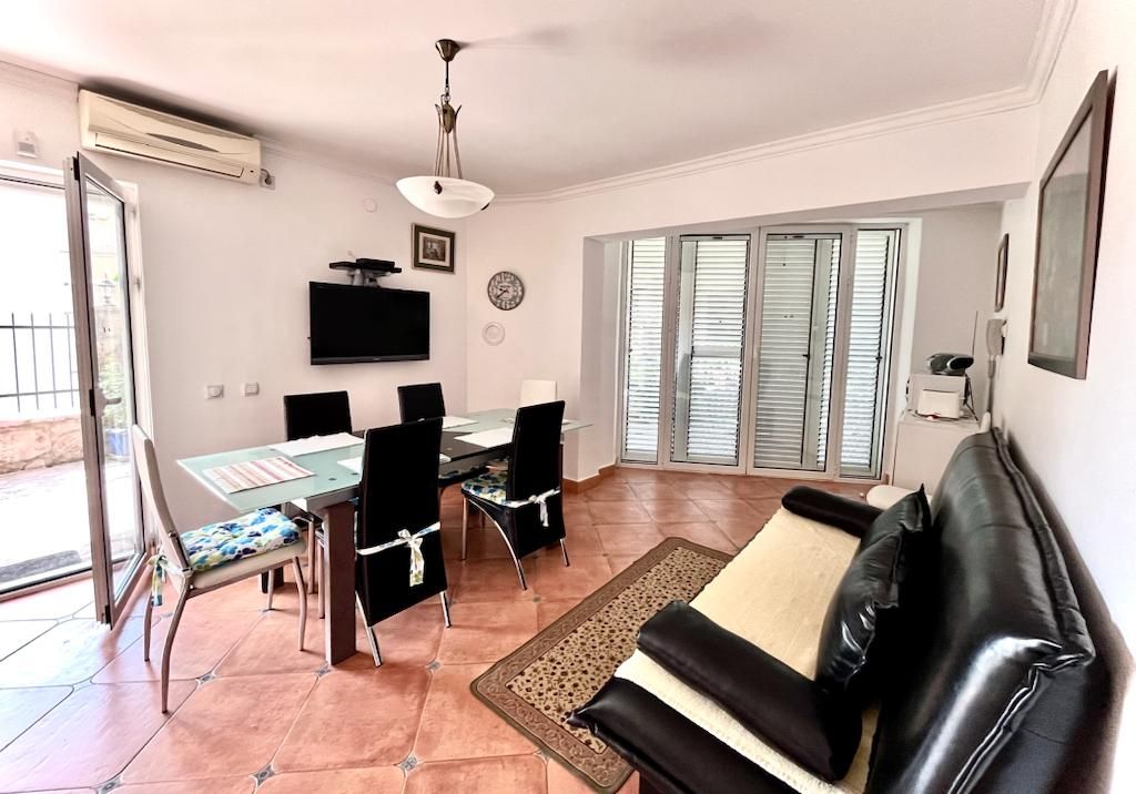 Maison à Petrovac, Monténégro, 260 m² - image 5