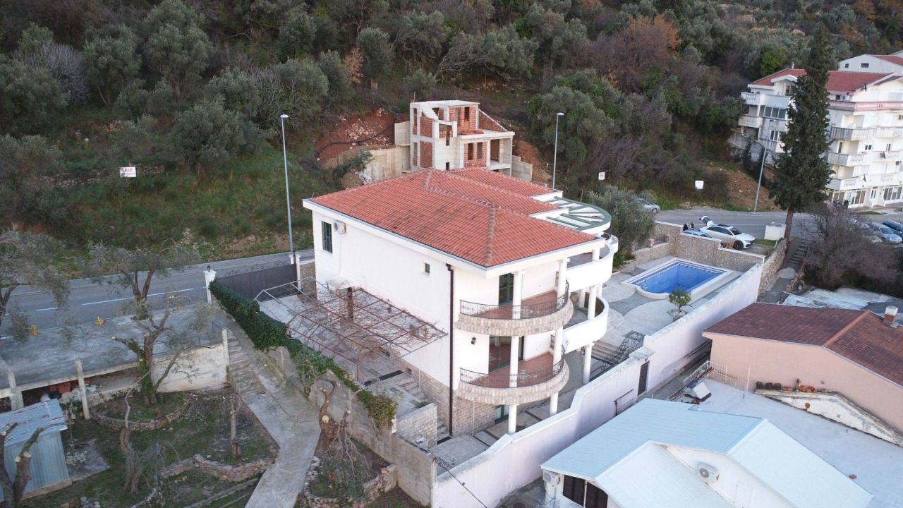 Villa a Petrovac, Montenegro, 422 m² - foto 6