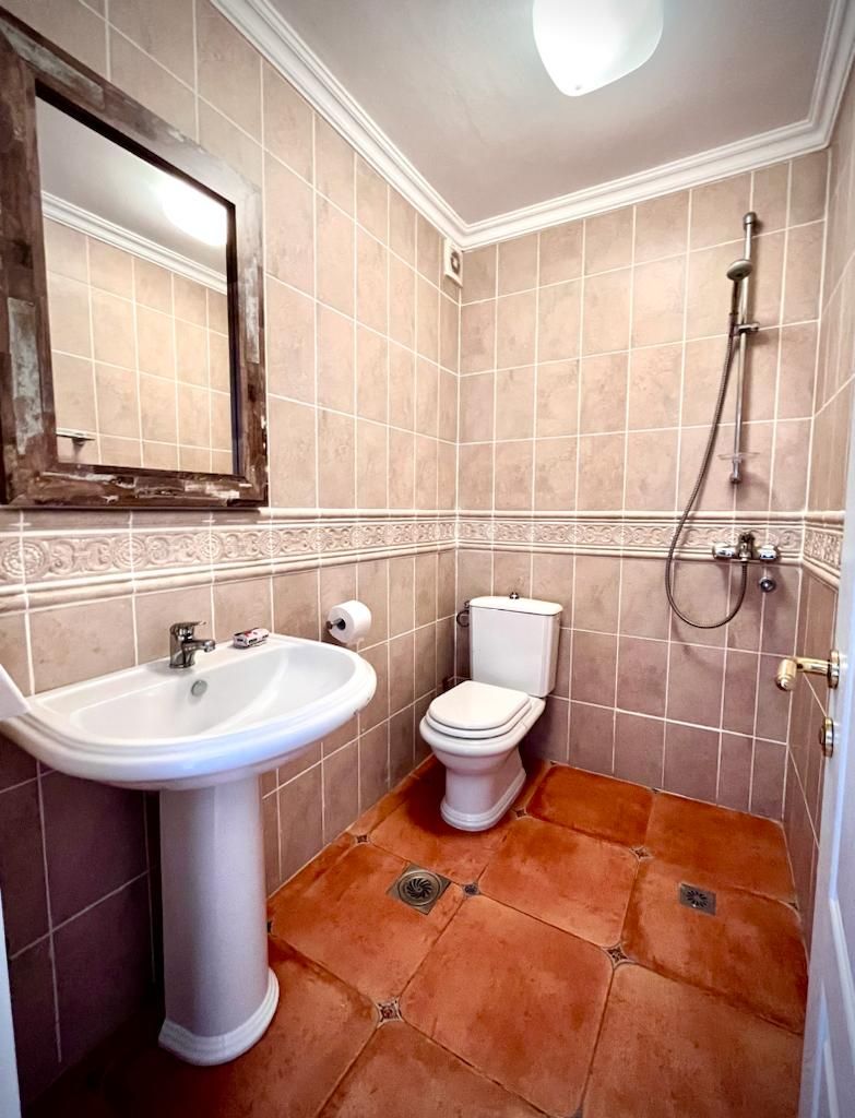 Maison à Petrovac, Monténégro, 260 m² - image 6