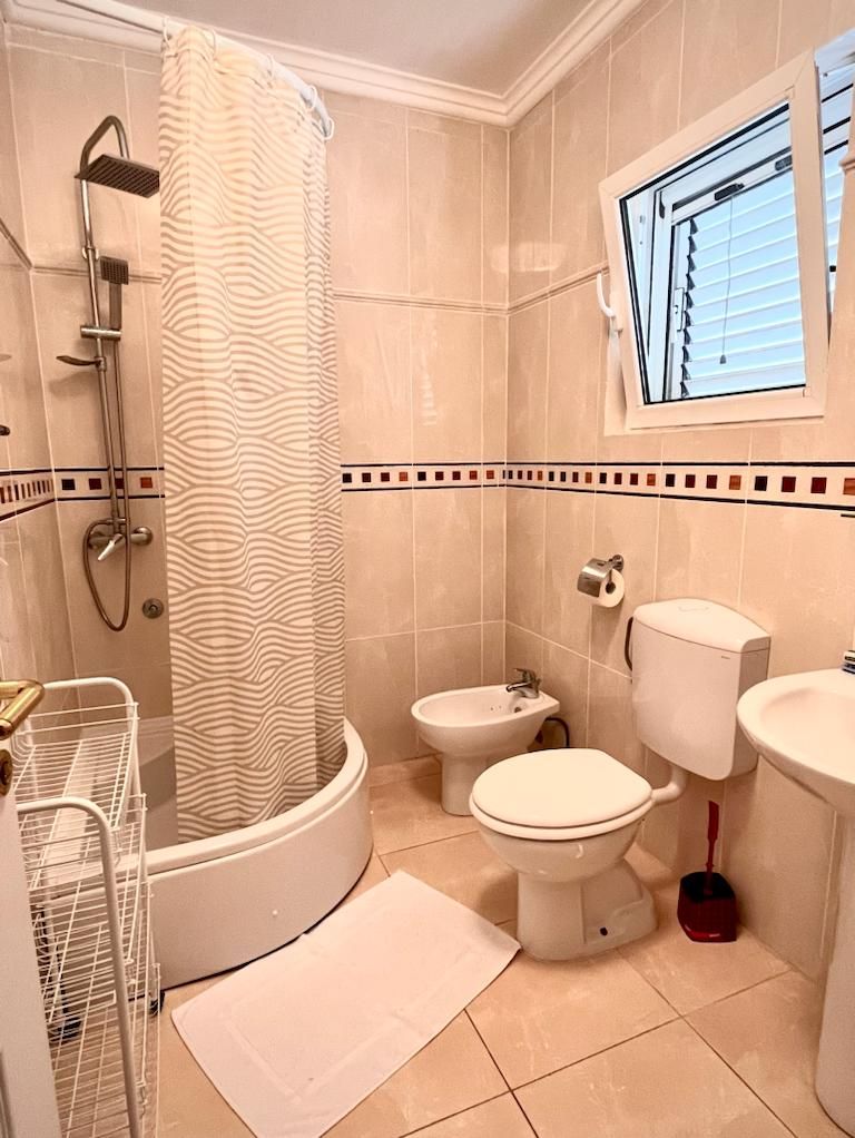 Maison à Petrovac, Monténégro, 260 m² - image 12