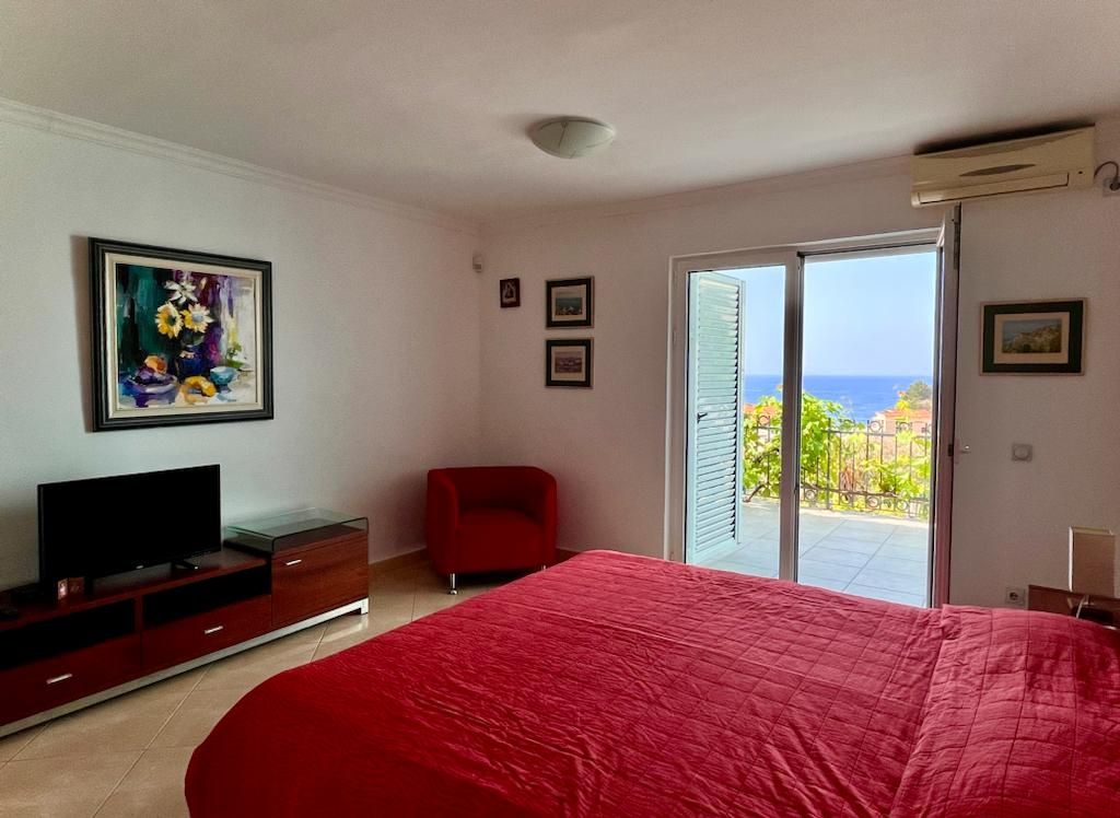 Maison à Petrovac, Monténégro, 260 m² - image 14