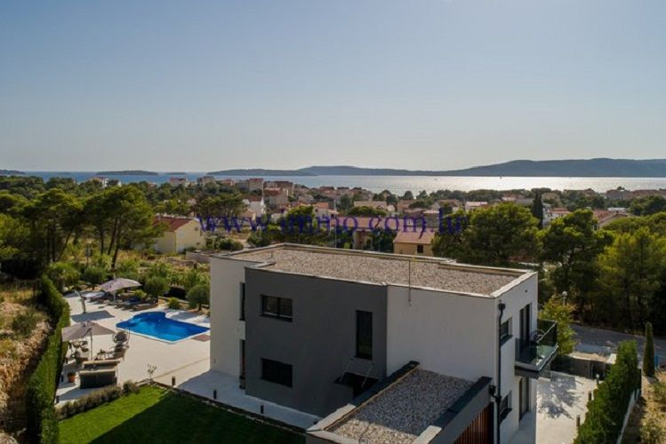 Villa in Šibenik, Kroatien, 380 m² - Foto 1