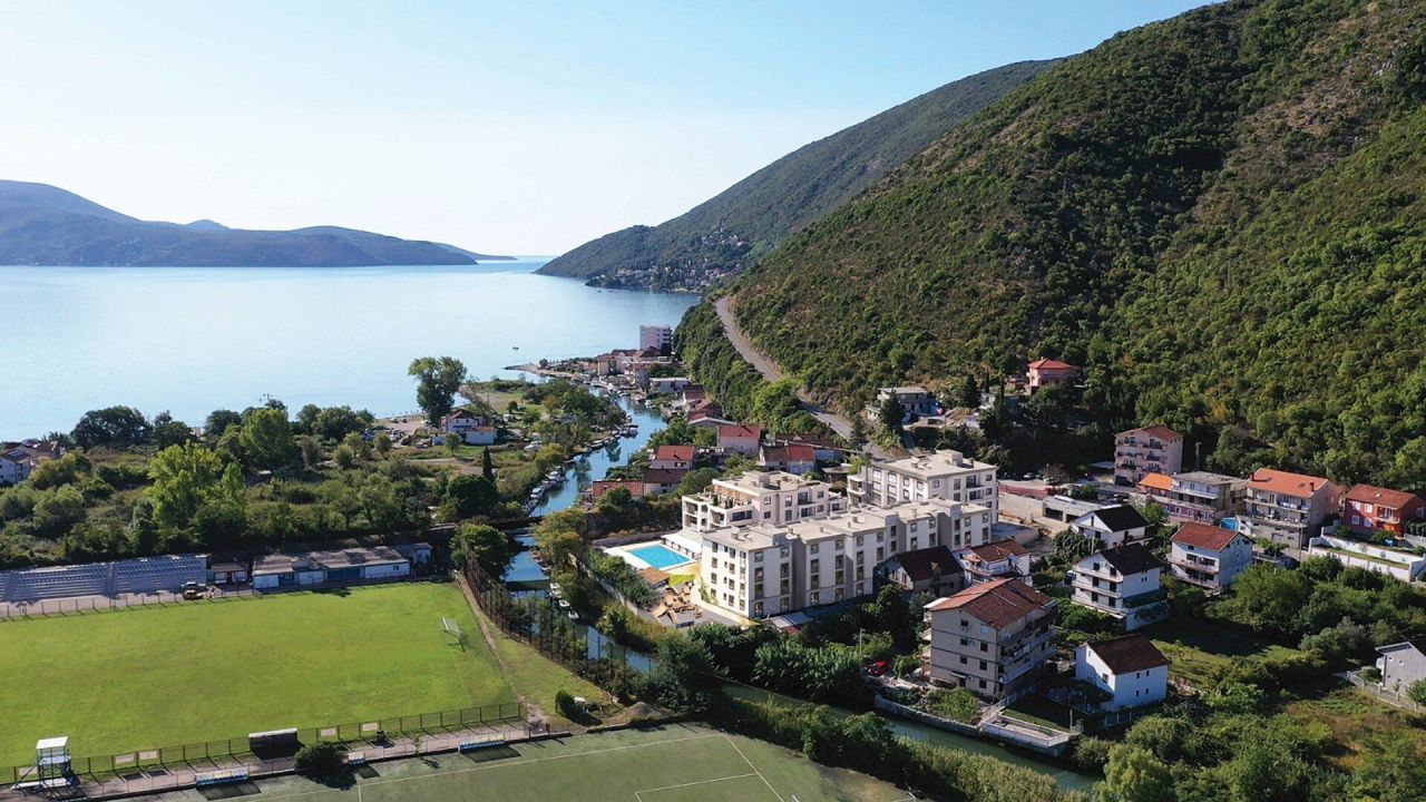 Flat in Herceg-Novi, Montenegro, 40 m² - picture 1