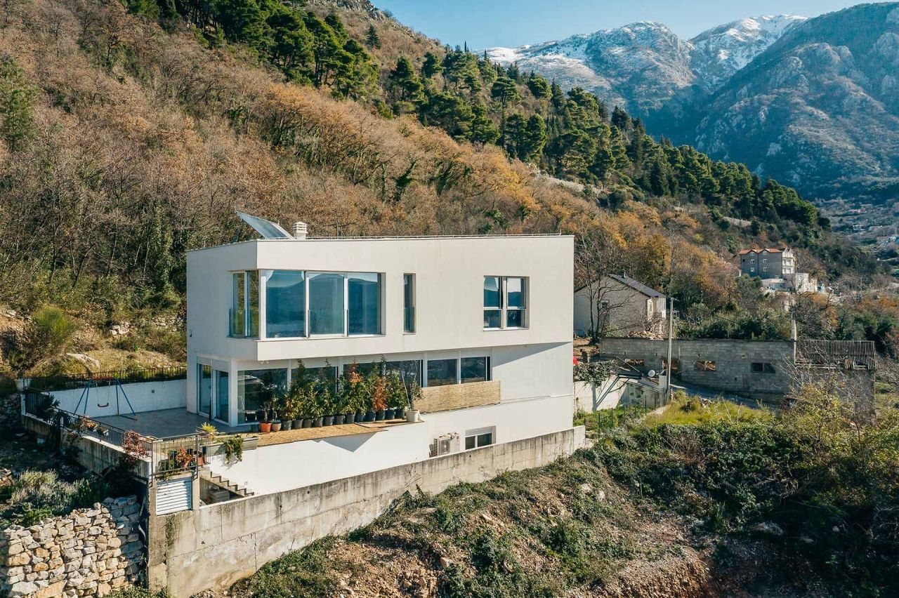 Casa en Kavač, Montenegro, 215 m² - imagen 1