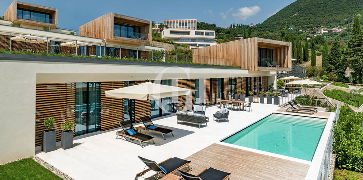 Villa par le Lac de Garde, Italie, 399 m² - image 1