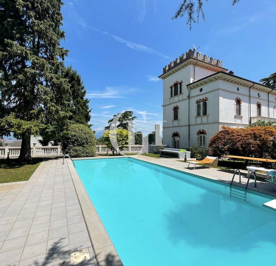 Villa in Gardasee, Italien, 525 m² - Foto 1