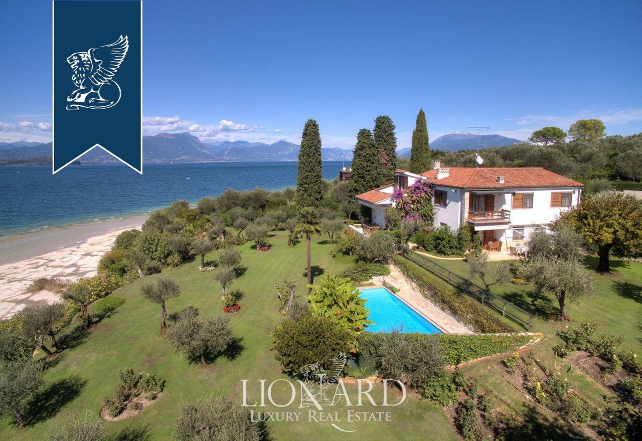 Villa en Sirmione, Italia, 570 m² - imagen 1