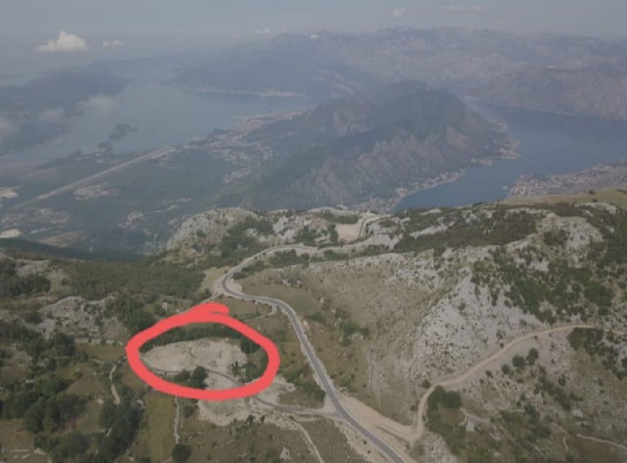 Land in Cetinje, Montenegro, 3 860 m² - picture 2
