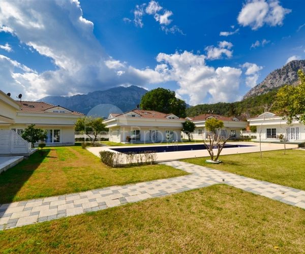 Villa in Kemer, Türkei, 160 m² - Foto 1