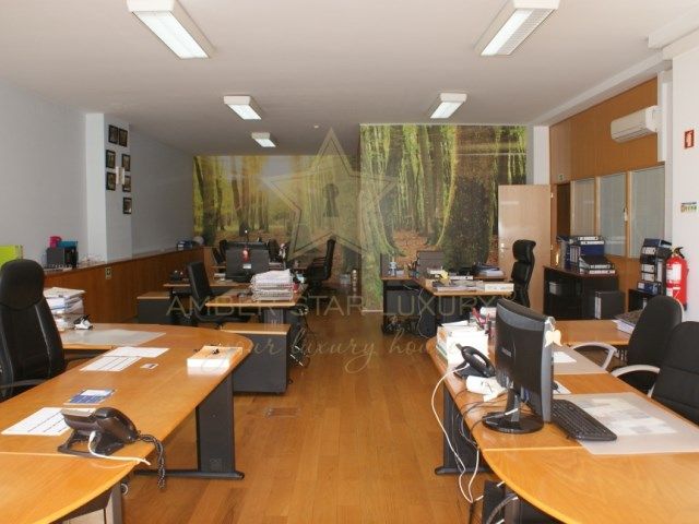 Office in Porto, Portugal, 360 m² - picture 5