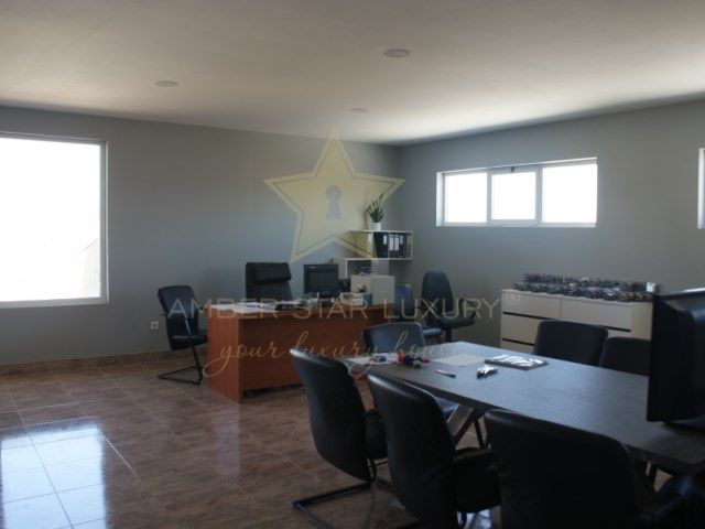 Office in Porto, Portugal, 360 m² - picture 12