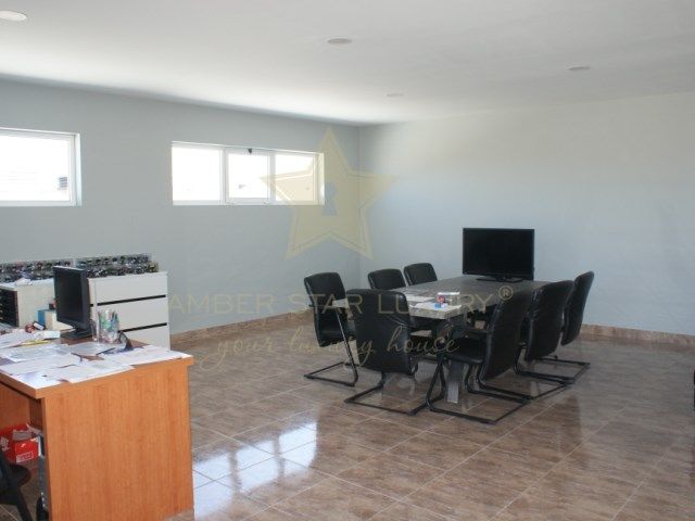 Office in Porto, Portugal, 360 m² - picture 11