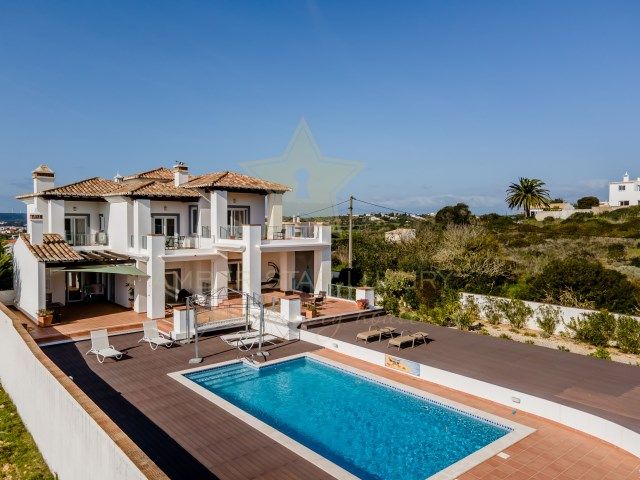 Villa in Lagos, Portugal, 261 m² - picture 1