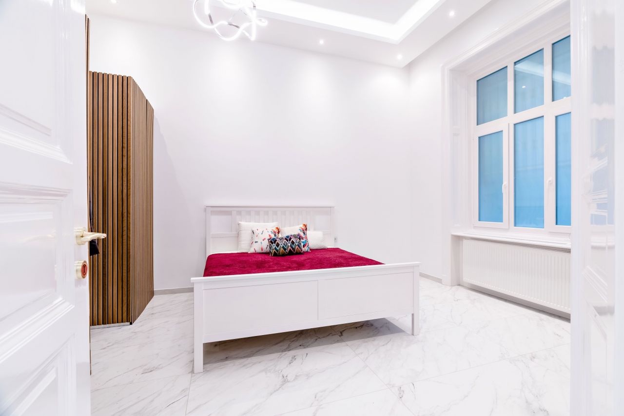 Flat in Budapest, Hungary, 205 m² - picture 3