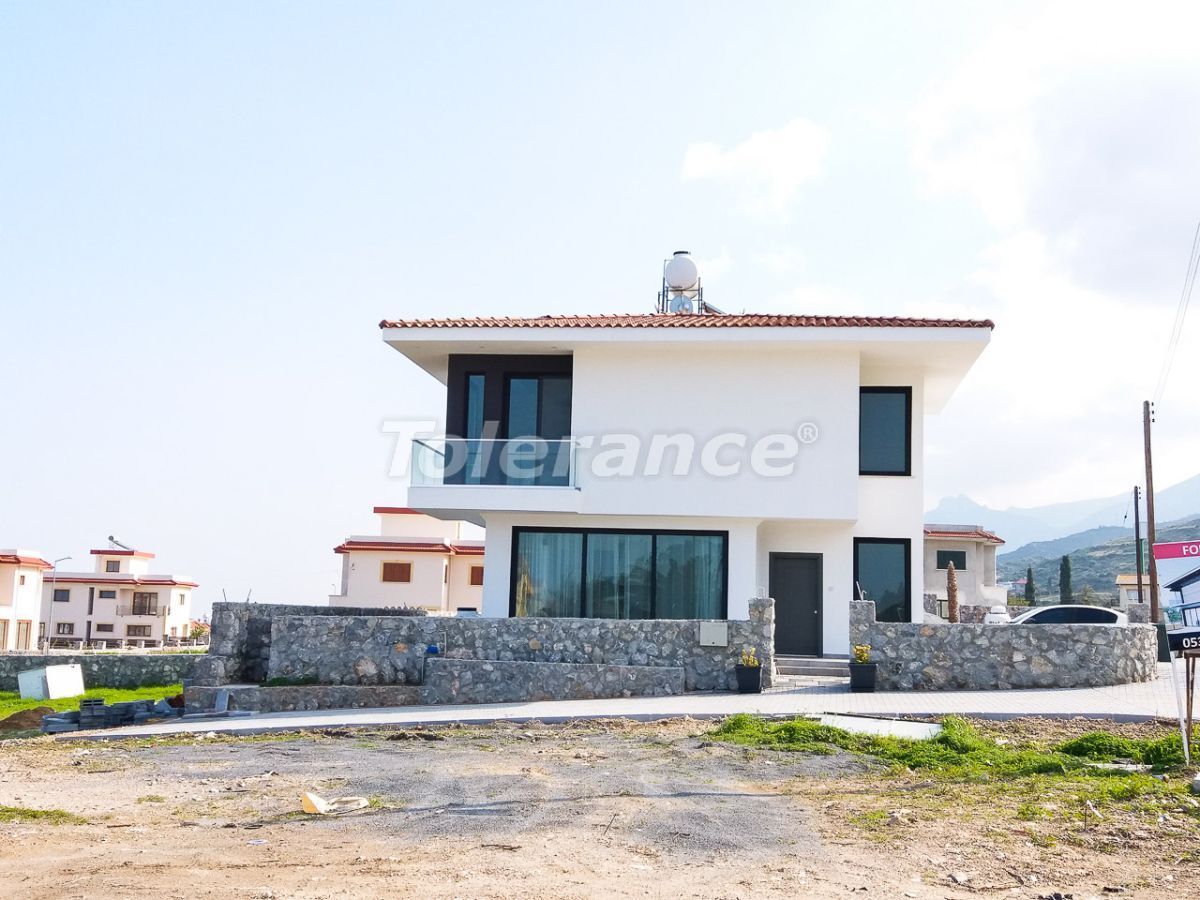 Villa à Alsancak, Chypre, 200 m² - image 1