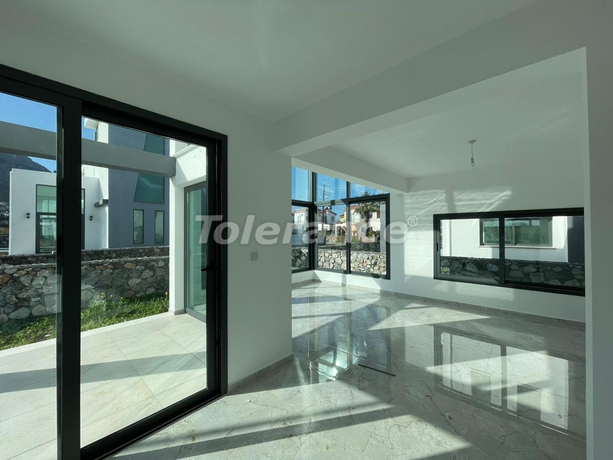 Villa à Karşıyaka, Chypre, 170 m² - image 1