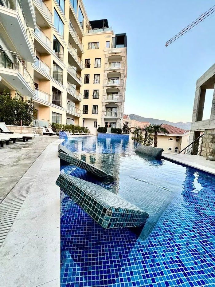 Piso en Becici, Montenegro, 81 m² - imagen 1