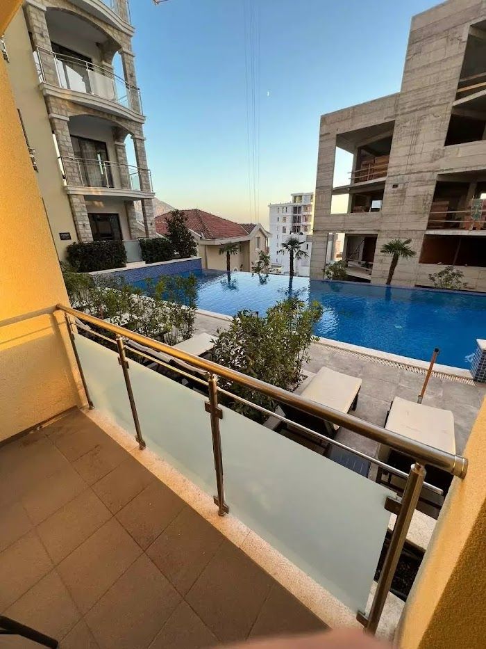 Piso en Becici, Montenegro, 81 m² - imagen 2