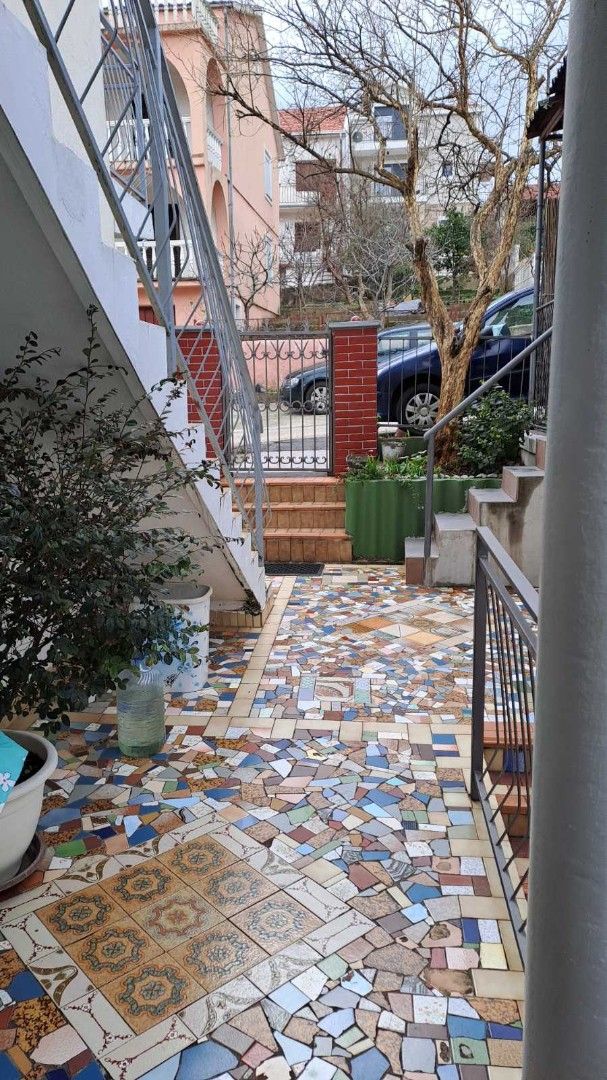 Piso en Tivat, Montenegro, 180 m² - imagen 2