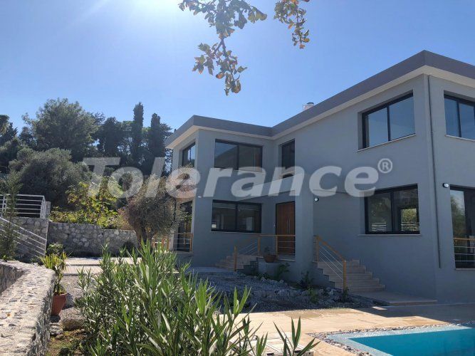 Villa à Çatalköy, Chypre, 240 m² - image 1