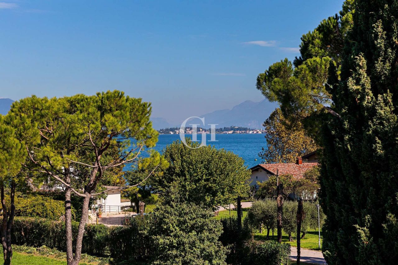 Apartment on Lake Garda, Italy, 126 m² - picture 1