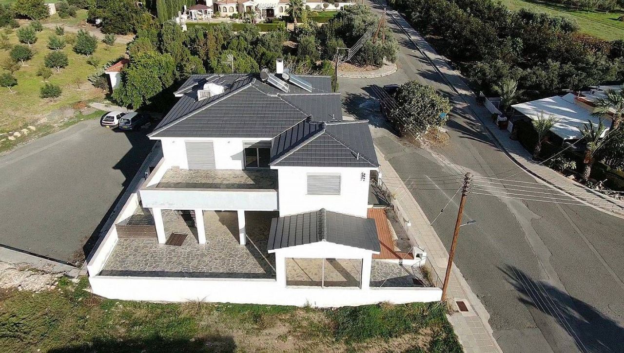 Villa in Paphos, Cyprus, 354 m² - picture 1