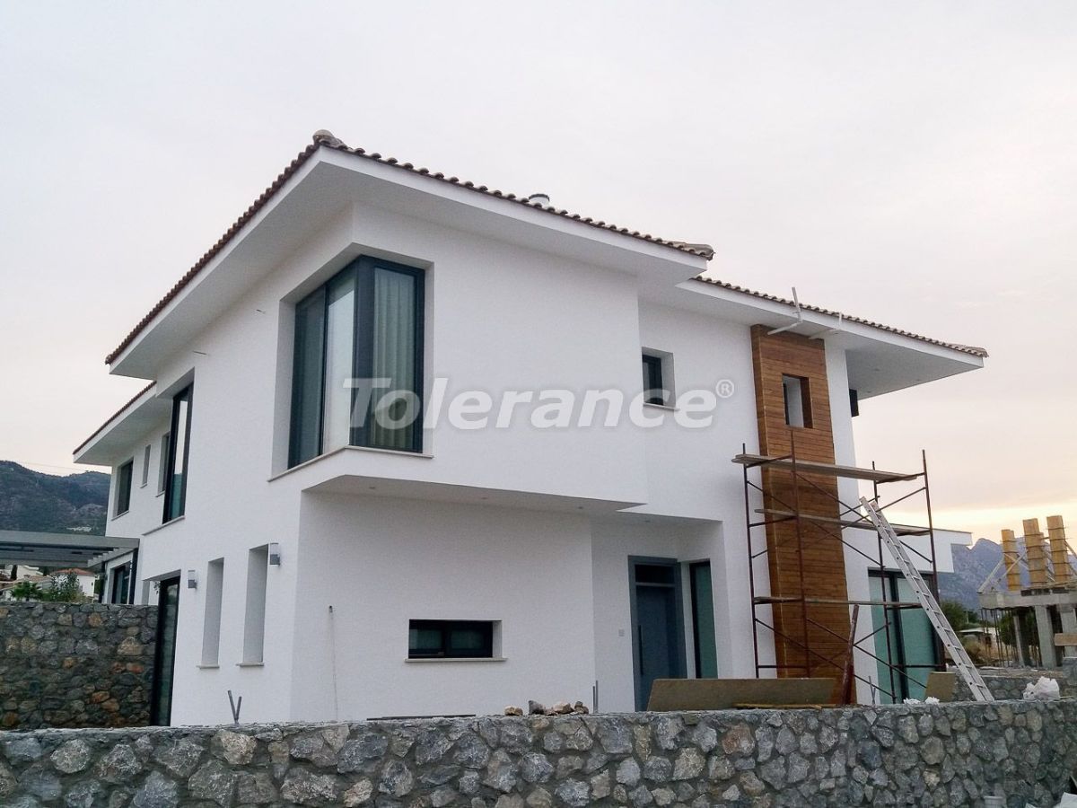 Villa à Alsancak, Chypre, 180 m² - image 1