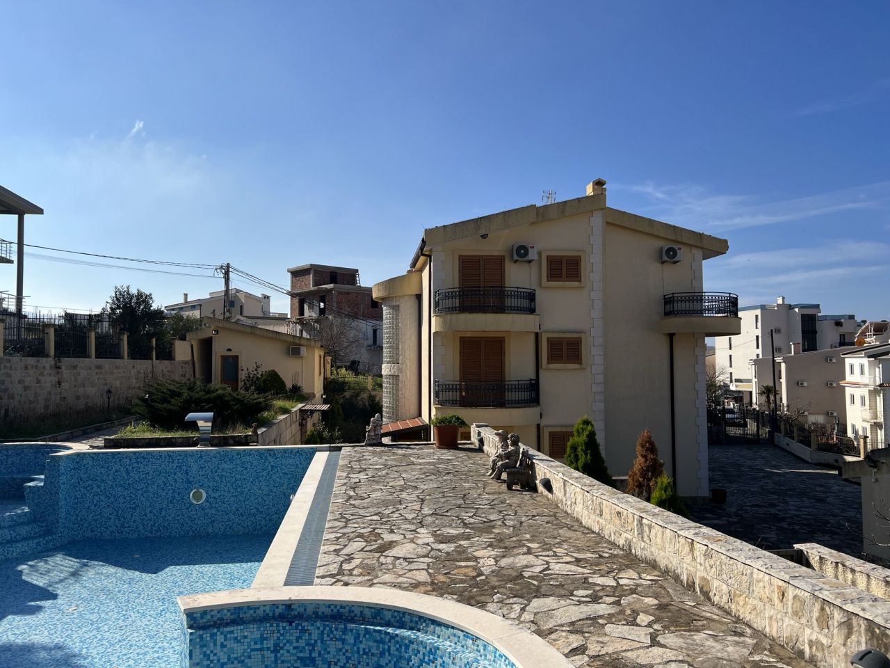 Villa in Bar, Montenegro, 400 m² - picture 4