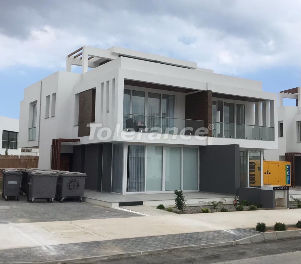 Villa à Alsancak, Chypre, 284 m² - image 1