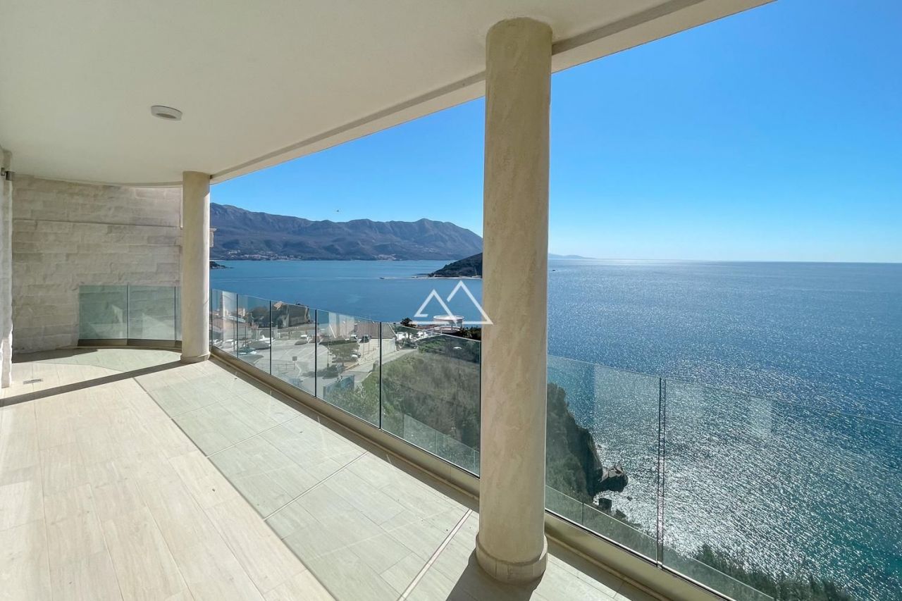 Piso en Budva, Montenegro, 70 m² - imagen 1