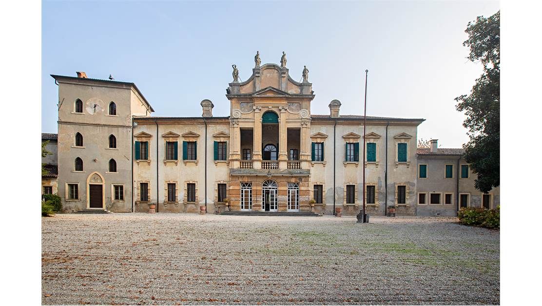 Landgut in Verona, Italien, 2 300 m² - Foto 3