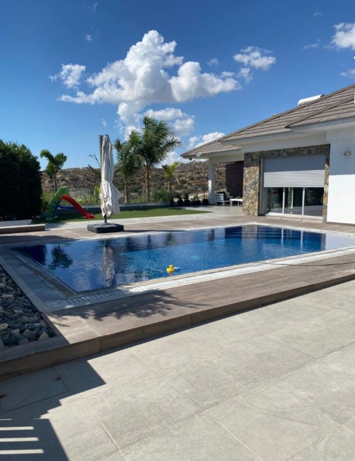 Villa in Limassol, Cyprus, 350 m² - picture 1
