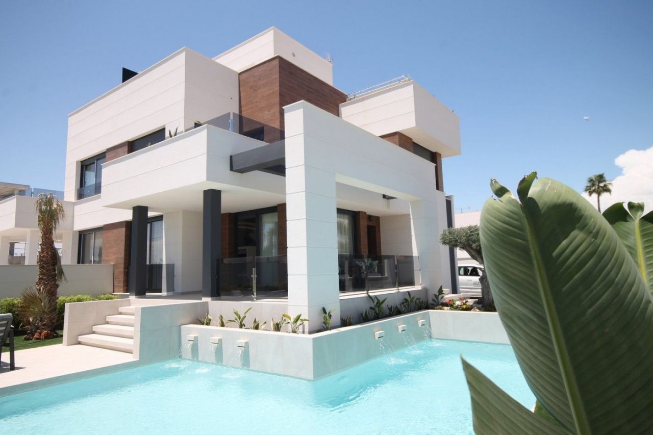 Villa à Torrevieja, Espagne, 139 m² - image 1