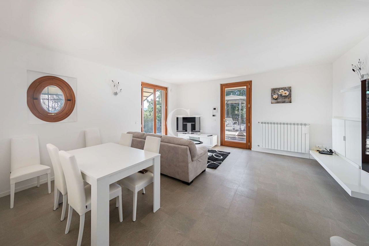 Villa on Lake Garda, Italy, 147 m² - picture 7