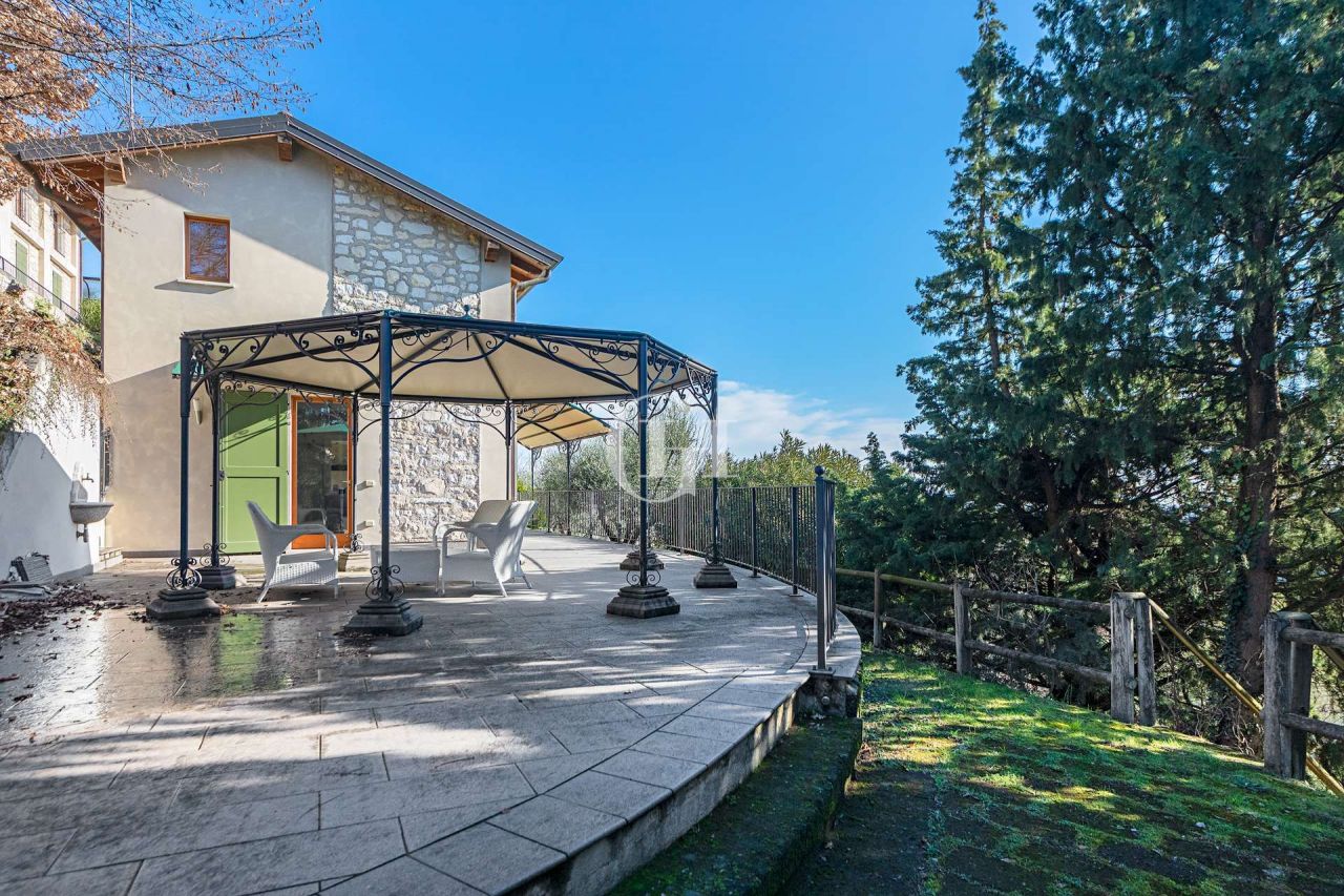 Villa in Gardasee, Italien, 147 m² - Foto 1