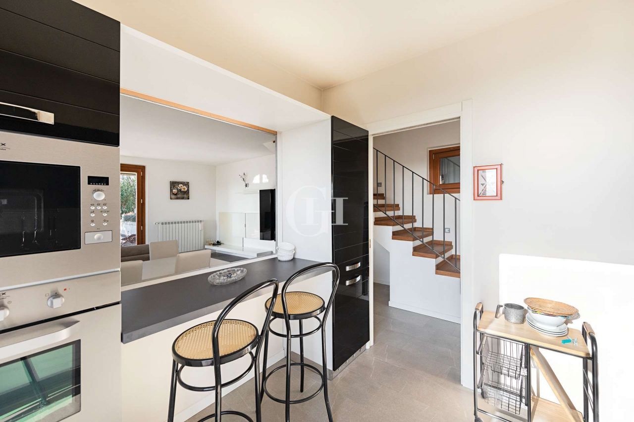 Villa on Lake Garda, Italy, 147 m² - picture 9