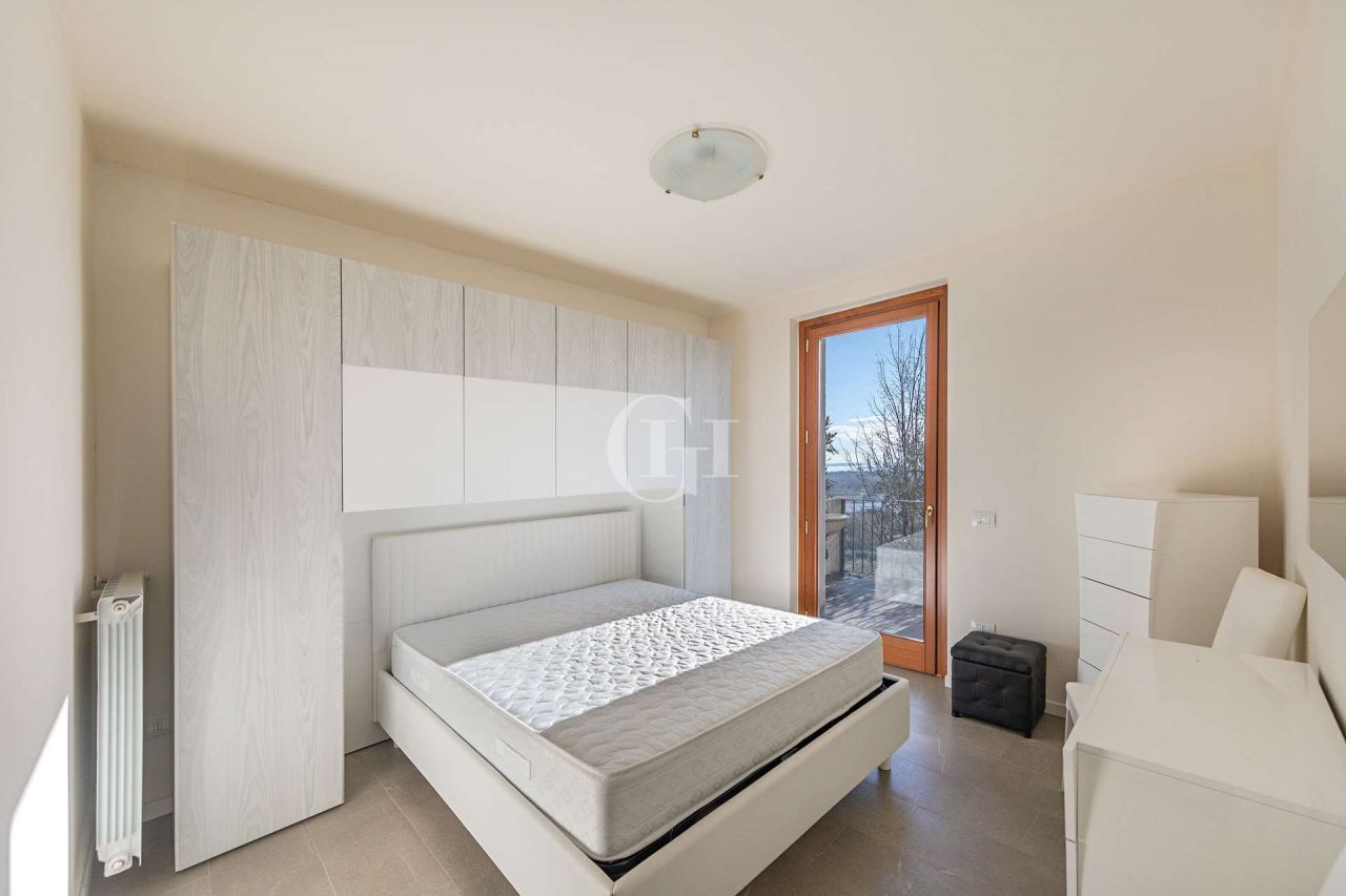 Villa on Lake Garda, Italy, 147 m² - picture 10