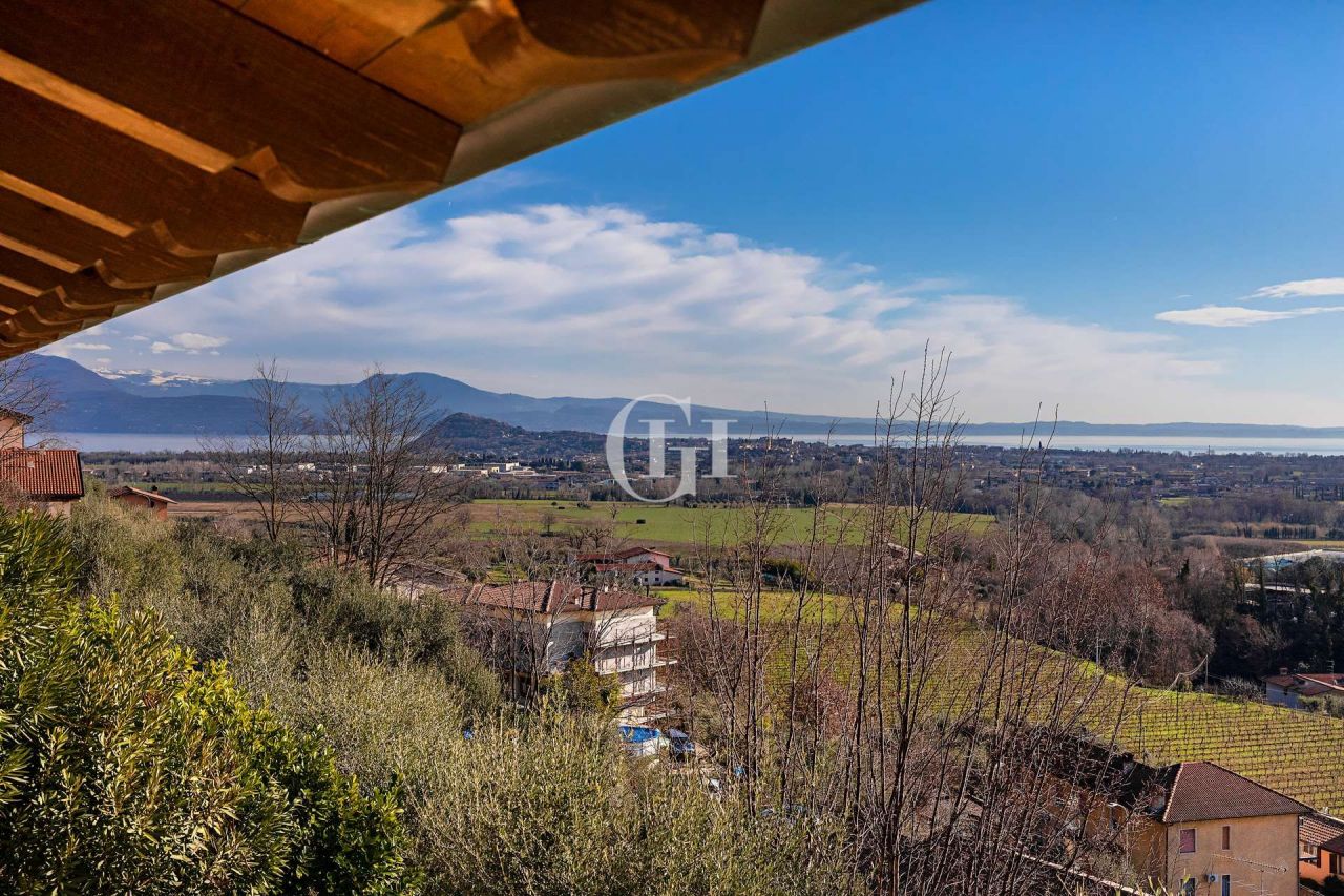 Villa on Lake Garda, Italy, 147 m² - picture 12