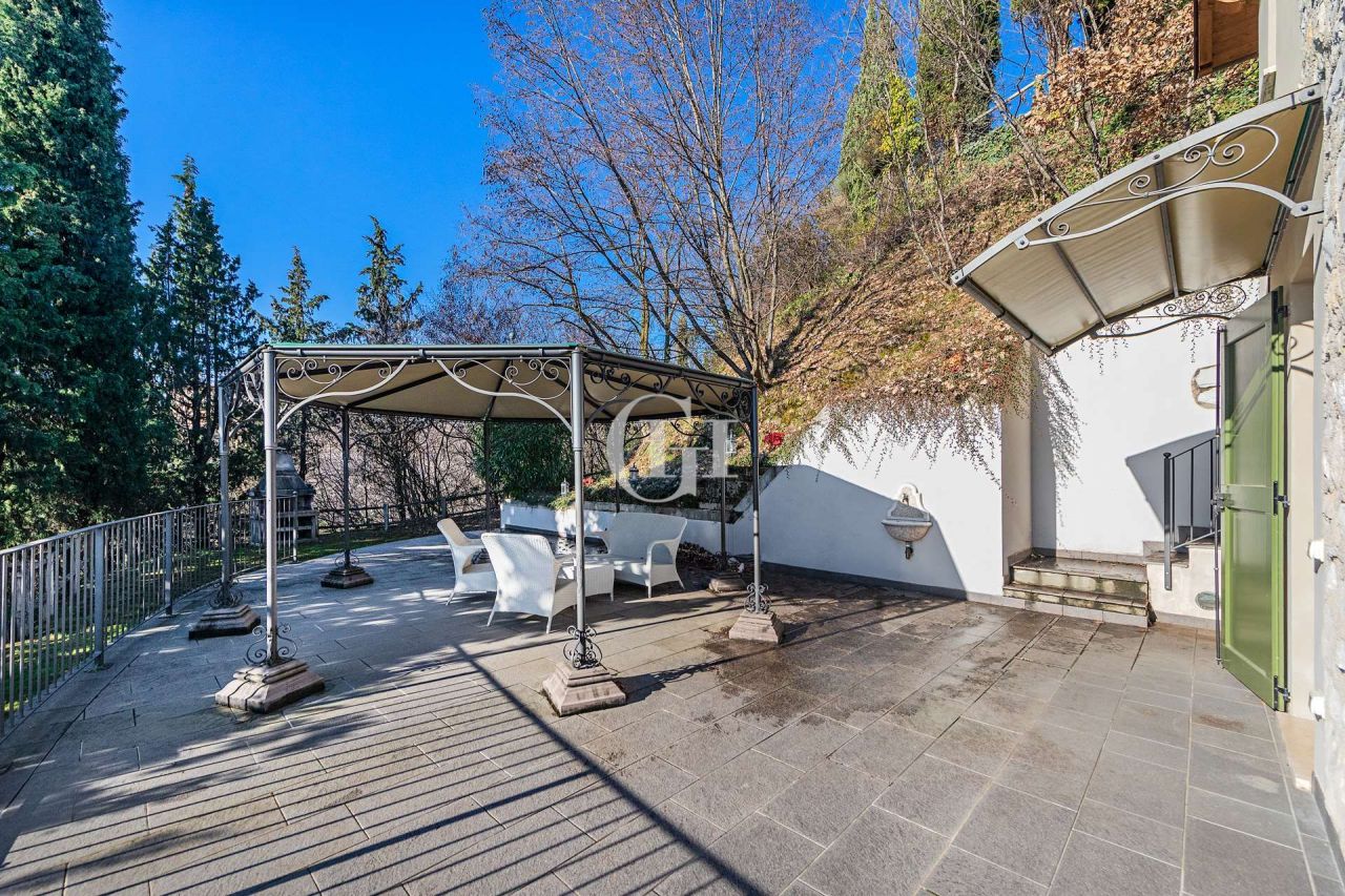 Villa on Lake Garda, Italy, 147 m² - picture 18