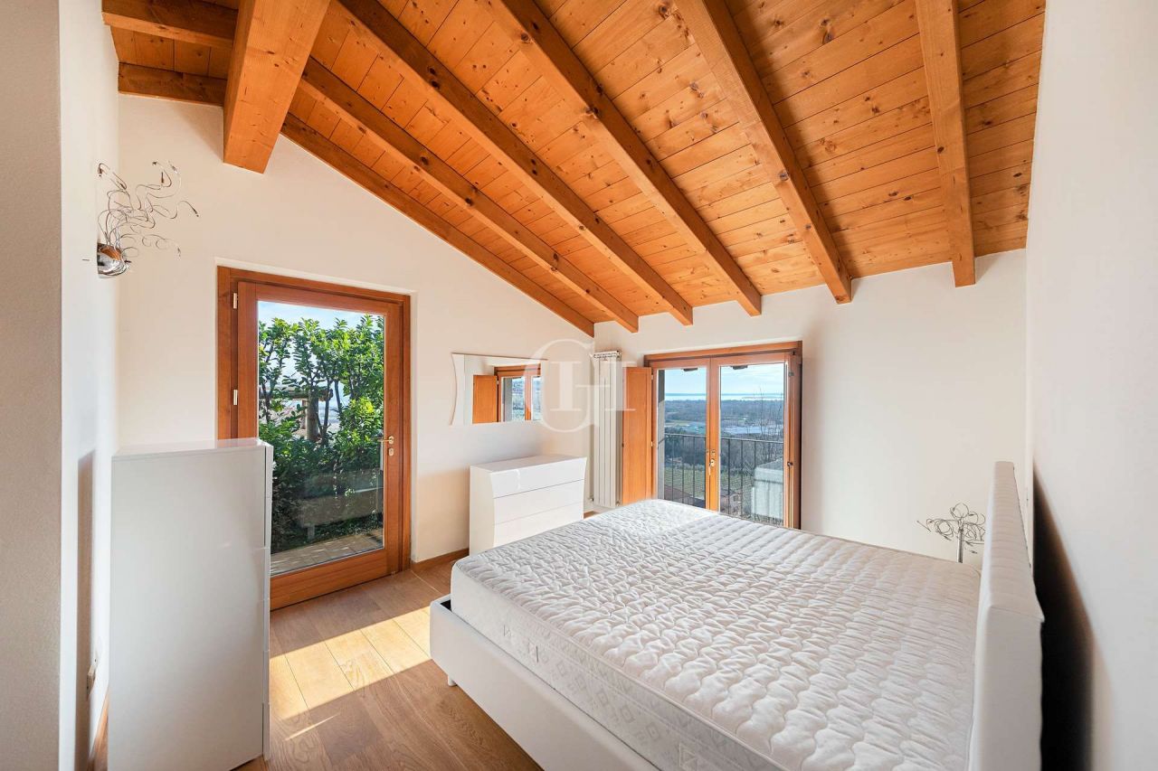 Villa on Lake Garda, Italy, 147 m² - picture 15