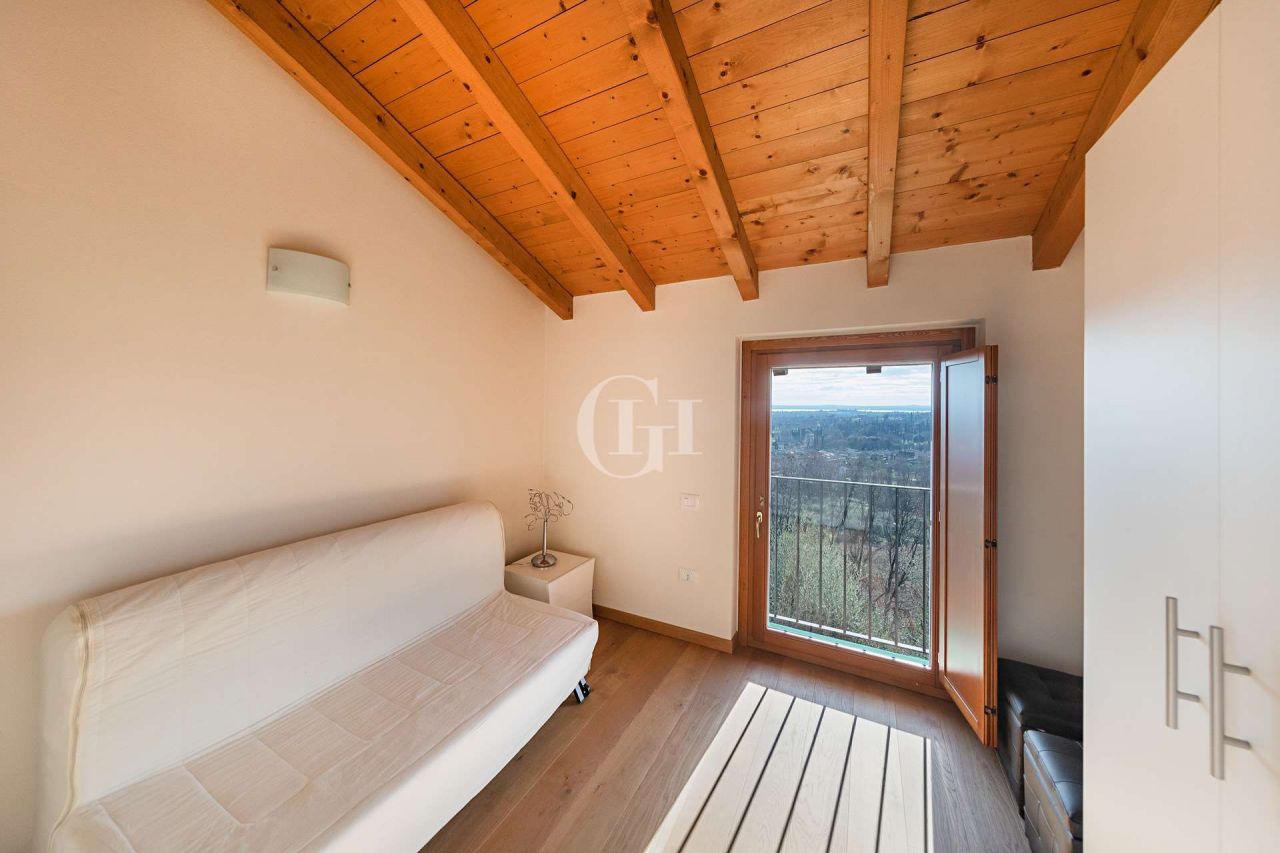 Villa on Lake Garda, Italy, 147 m² - picture 17