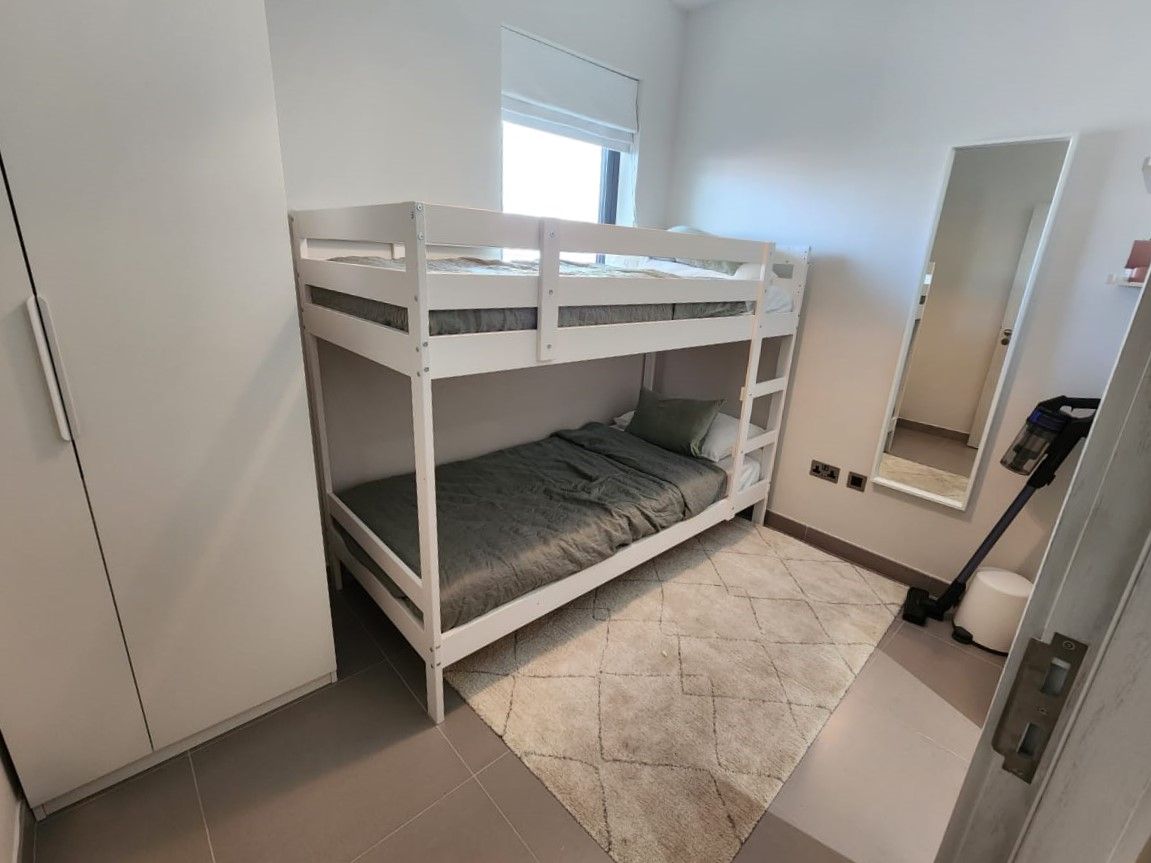 Casa adosada en Abu Dabi, EAU, 160 m² - imagen 4