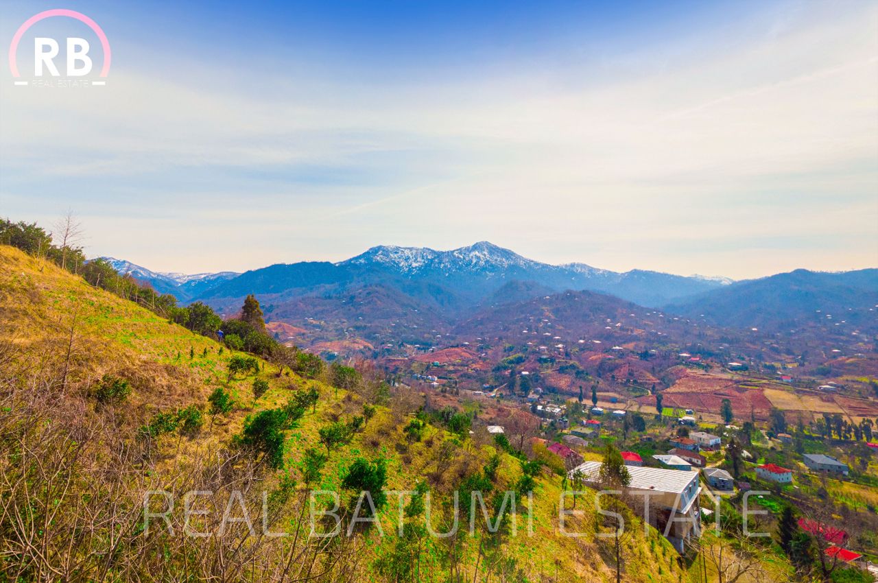 Terrain à Batoumi, Géorgie, 3 000 m² - image 1